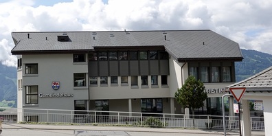 Das Ammler Gemeindehaus an der Dorfstrasse 22 in Amden. (Archivbild)