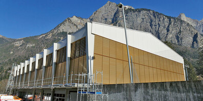 Die Mehrzweckhalle St. Luzisteig wird derzeit für rund 5,5 Millionen Franken saniert. 