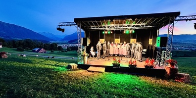 Mystische Stimmung am  1. Jodel-Open Air im Steigriemen in Kaltbrunn. 