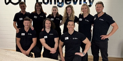 Nejc Hojc (unten rechts) und sein Team