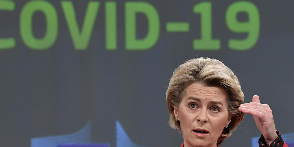 Ursula von der Leyen (CDU), Präsidentin der Europäischen Kommission, spricht während einer Pressekonferenz. Foto: John Thys/Pool AFP/dpa