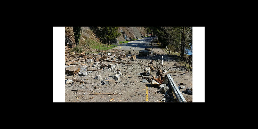 Auch die Gersauerstrasse kann für längere Zeit nicht befahren werden. 
