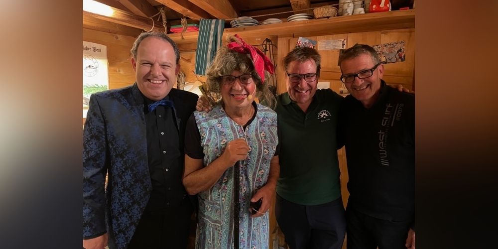 Lachfestival-2-x-ausverkauftes-Haus-und-Prominenz