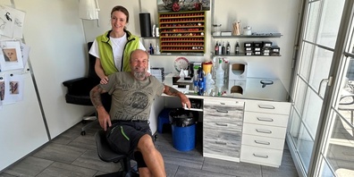 Tattoo-Team seit 30 Jahren – und noch immer keine Spur von Langeweile. Heidi und Joe in ihrem Studio in Ottikon.