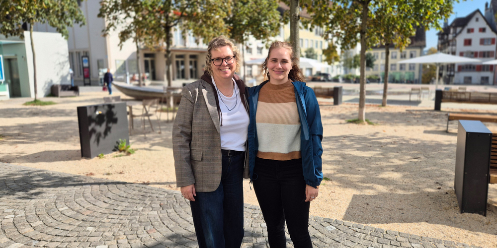 Pernilla Schärer (l.) und Jana Romano gehören zur Messeleitung und sind für die Planung und reibungslose Durchführung der Schaffhauser Herbstmesse verantwortlich.
