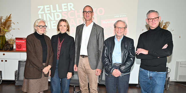 Dr. Georg Boonen, CEO von Max Zeller Söhne AG (Mitte), zusammen mit (v. l.) Monique Meier, Eleonore Meier, Dr. Josef Gut und Thomas Gut von Oro de Cacao.