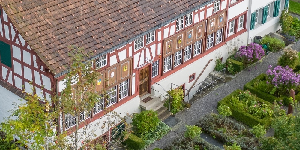 Das Ortsmuseum befindet sich im Flarz-Riegelhaus aus dem Jahr 1718.