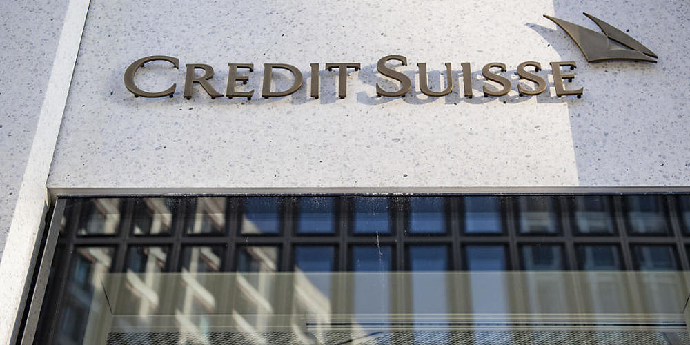 Die Credit Suisse zieht sich teilweise aus Vermögensverwaltungsgeschäft in Österreich zurück. Die dortigen sehr reichen Kunden werden künftig von Luxemburg aus betreut. Den reichen Kunden sollen zur Liechtensteinischen Landesbank (LLB) wechseln. (...
