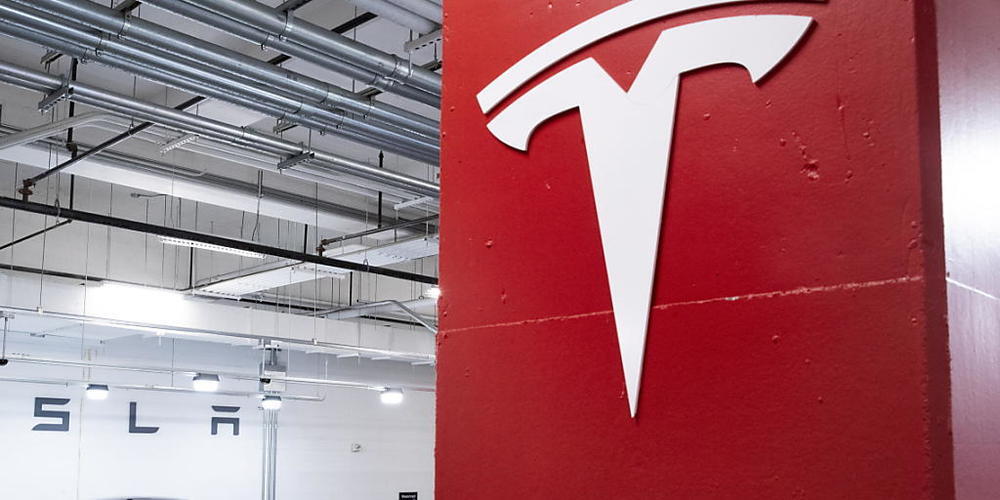 Tesla-Chef Elon Musk löst sein Versprechen ein: Ab sofort können Kunden in den USA das Elektroauto mit der Kryptowährung Bitcoin bezahlen. (Archivbild)