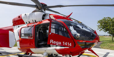Die Rega flog einen in Goldingen SG verunfallten Arbeiter ins Spital.