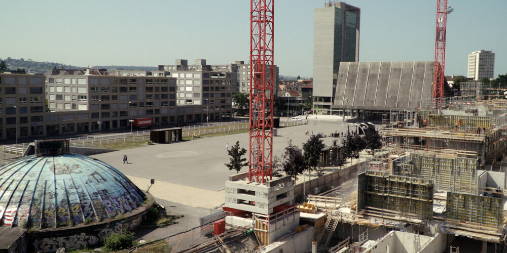 In der Kuppel links befindet sich das Bieler AJZ