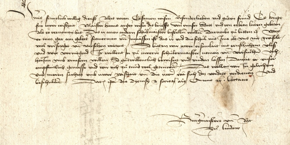 Bürgermeister und Rat von Lindau schreiben im Oktober 1458 auf Bitte ihres Bürgers Hans Arger, der zugleich den Brief überbringen wird. Arger habe gehört, St.Gallen suche einen neuen Schulmeister. Die Lindauer empfehlen ihn für die Anstellung in St.Gallen