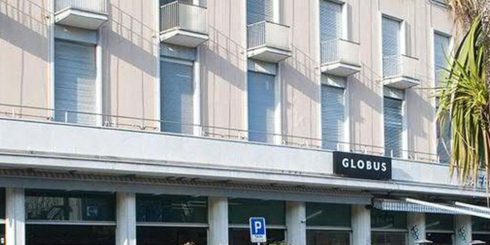 Die Warenhauskette Globus zieht sich aus dem Tessin zurück und schliesst die Filiale in Locarno. 50 Stellen fallen weg.(Bild des Unternehmens)