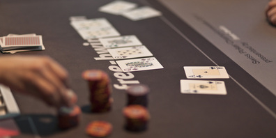 Bei einem illegal organisierten Pokerspiel wurden über 10 000 Franken sichergestellt.