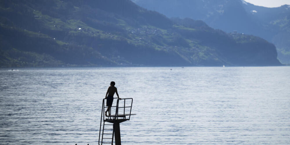 Am Donnerstag ist eine unbekannte Menge weisser Farbe in den Walensee geflossen. (Archivbild)