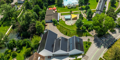 An der Veranstaltung erfahren Interessierte, wie Photovoltaikanlagen effizient genutzt und gebaut werden können.