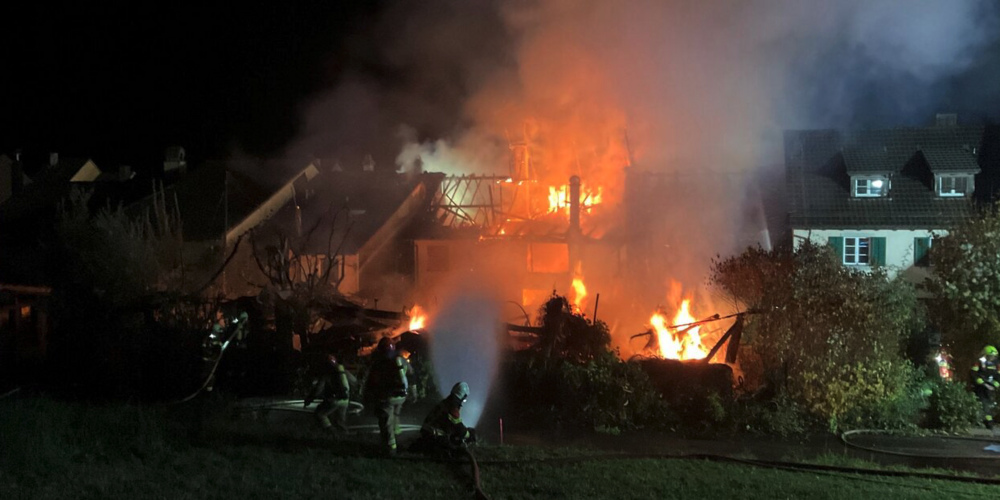 Im Dorfzentrum in Hallau gab es einen Grossbrand.