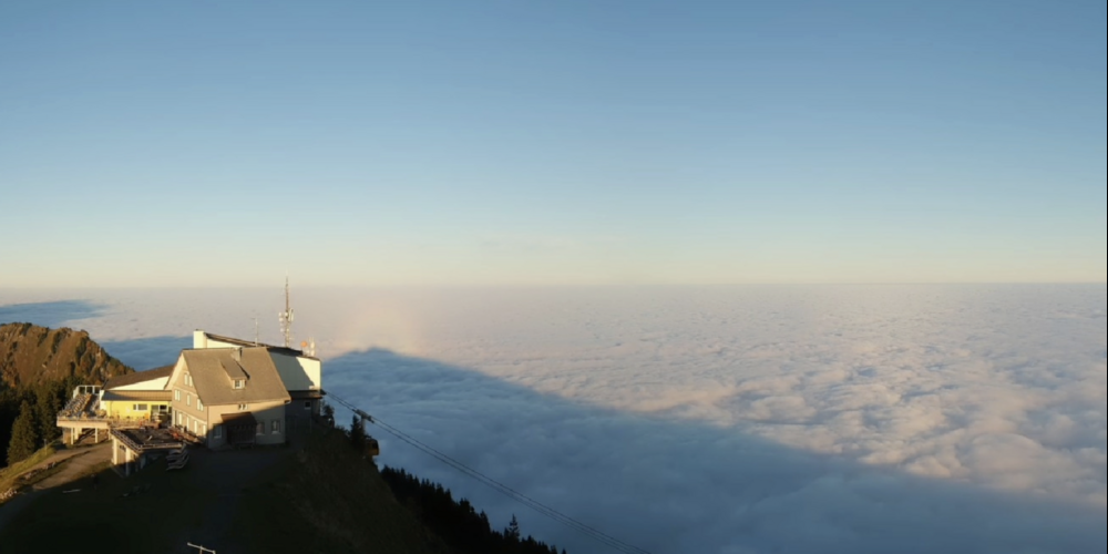 Wunderschöner Sonnenaufgang auf dem Kronberg