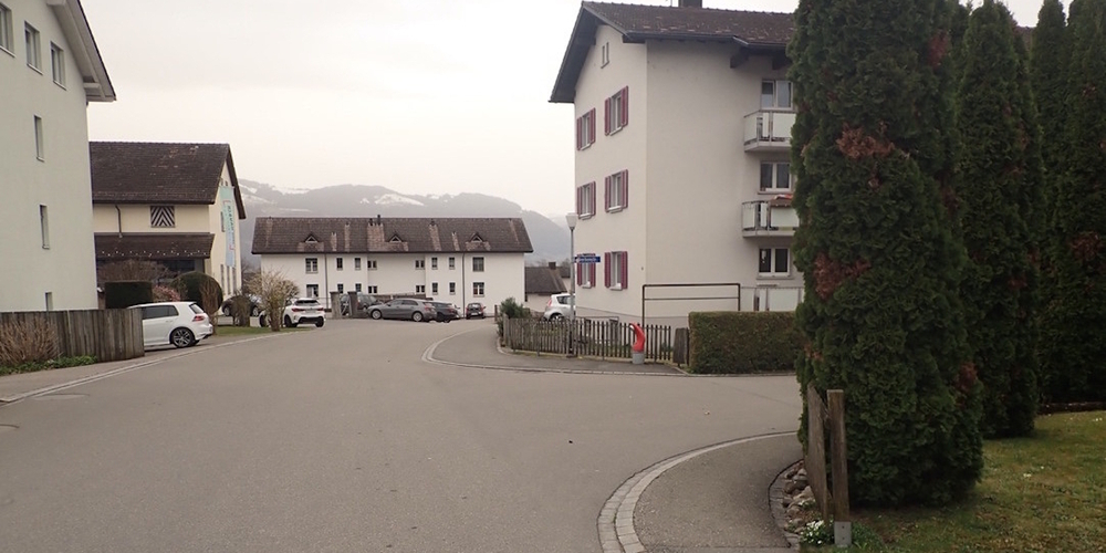 Die geplante Tempo-30-Zone im Uzner Quartier Tönierwis betrifft auch die Zeughausstrasse.
