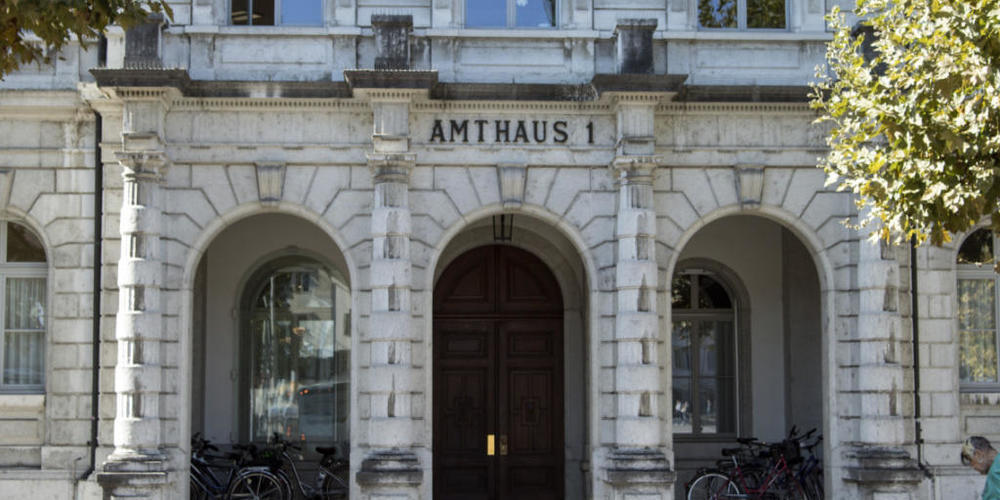 Eine Frau, die Ende 2018 ihren Mann mit einem Küchenmesser erstach, wurde vom Richteramt Bucheggberg-Wasseramt in Solothurn zu einer teilbedingten Freiheitsstrafe von 34 Monaten verurteilt. (Archivbild)
