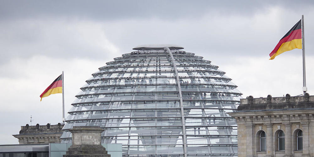 ARCHIV - Die Koalitionsfraktionen im Bundestag haben sich im Eiltempo auf schärfere Transparenzregeln für Abgeordnete geeinigt. Foto: Florian Schuh/dpa