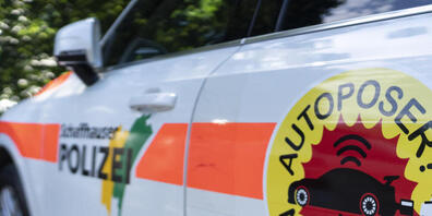 In Schaffhausen war ein 94-jähriger Autofahrer ohne Brille unterwegs. Er kollidierte mit dem Heck eines vor ihm fahrenden Autos. (Symbolbild)