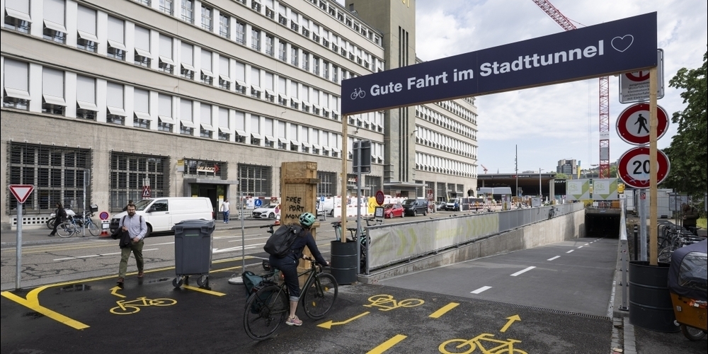 Symbol der spendablen Zürcher Velopolitik: der 38,6 Millionen Franken teure Velotunnel unter dem HB. Der vom Stimmvolk abgesegnete Kredit belief sich auf 27,4 Millionen Franken.