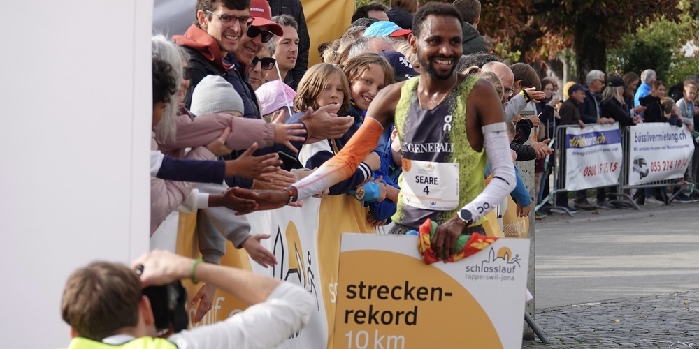 Neuer Streckenrekord von Seare Weldezghi in 29:47,8 am Schlosslauf Rapperswil-Jona 2025
