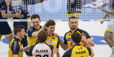 Jonas Volleyballer freuen sich im Cupfinal über den ersten Titel der Klubgeschichte.