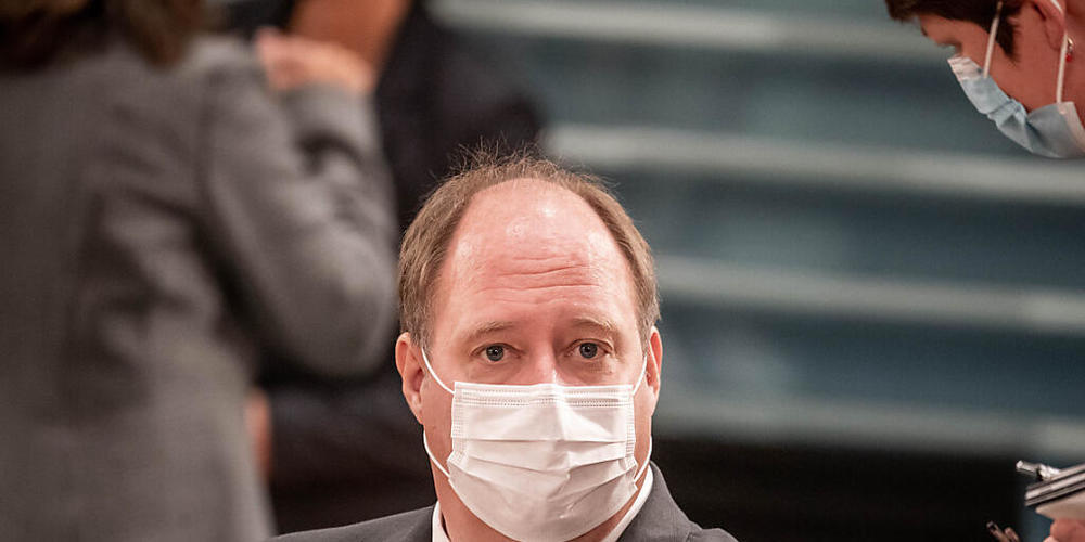 Der Chef des deutschen Bundeskanzleramtes, Helge Braun (CDU), ruft dazu auf, die Massnahmen gegen das Coronavirus nicht vorschnell zu lockern. Die Welt befinde sich in einer kritischen Phase der Pandemie. (Archivbild)