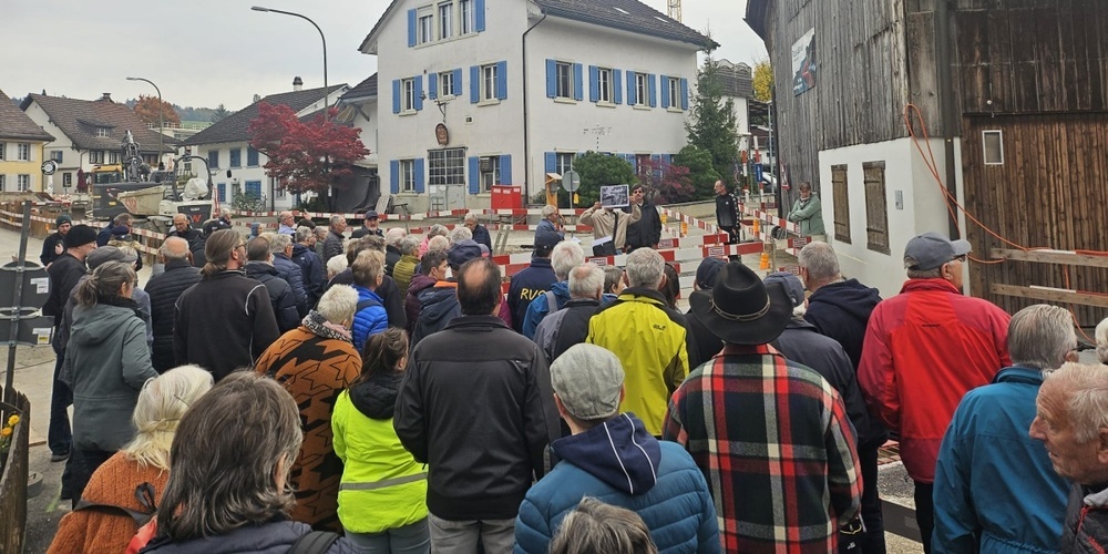 Zahlreiche Interessierte lauschten den Ausführungen der verschiedenen Redner.