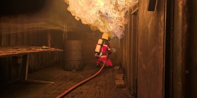 Die Feuerwehrleute absolvieren regelmässig Trainings.