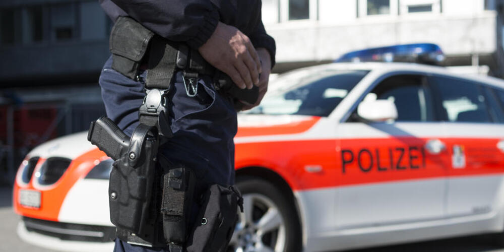 Wenn Polizeiangehörige in Graubünden mit Kindern und Jugendlichen zu tun haben, müssen sie deren besondere Schutzbedürfnisse berücksichtigen. Dies ist ab jetzt im Gesetz so festgeschrieben. (Archivbild)