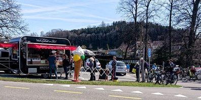 Boxenstopp für Fussgänger, Velo- und Motorradfahrer beim Hauptwiler Weier.