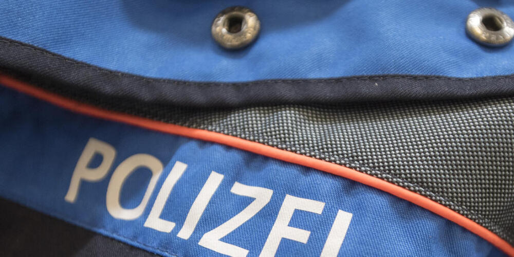 Ein Autofahrer hat sich am Dienstagmorgen am Bahnübergang in Escholzmatt bei einer Kollision mit dem Zug verletzt. (Symbolbild)