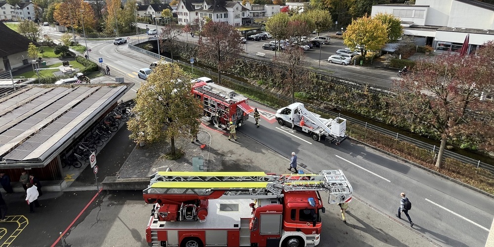 Feuerwehreinsatz beim Stadthaus Rapperswil-Jona, Dienstag 21. Oktober 2025