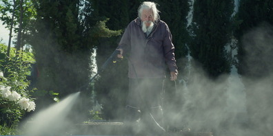 Weil Schweigen und Verdrängen nicht länger genügen, machen sich ehemalige Heim- und Verdingkinder gemeinsam mit ihren Kindern auf eine bewegende Spurensuche