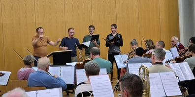Die bayrische Gesangsgruppe Tenori bavaresi und das Orchester con brio probten erstmals gemeinsam für die bevorstehende Classic-Gala.