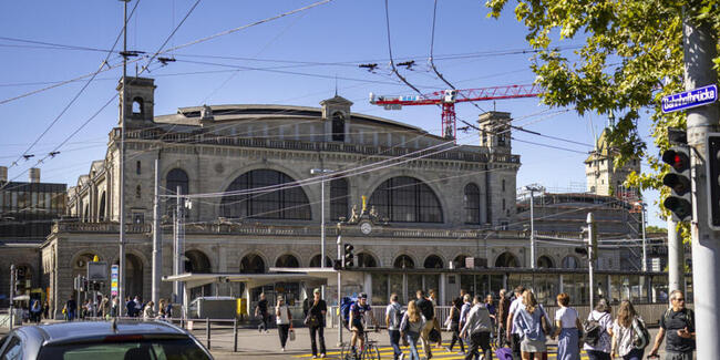 Rund um den Zürcher Hauptbahnhof soll künftig Tempo 30 gelten. (Archivbild)