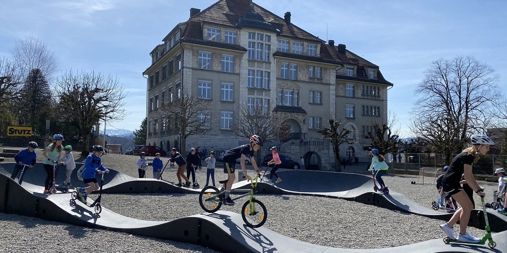Hoher Spassfaktor - zur Sicherheit immer mit Helm.
