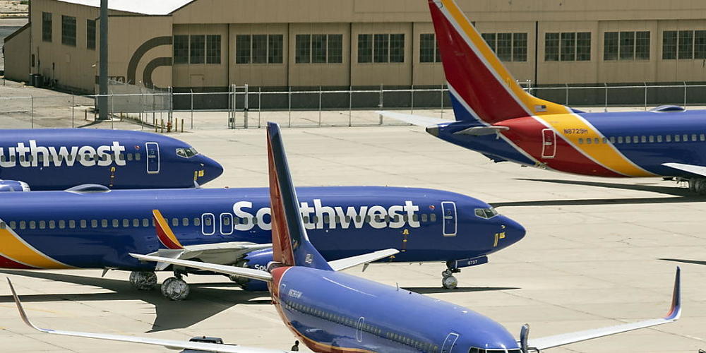 Die US-Billigfluggesellschaft Southwest Airlines hat bei Boeing weitere 100 Maschinen der Modellreihe 737 Max bestellt. Seitdem das gegen den Flieger wegen zweier Abstürze verhängte Flugverbot aufgehoben worden ist, gehen wieder vermehrt Bestellun...