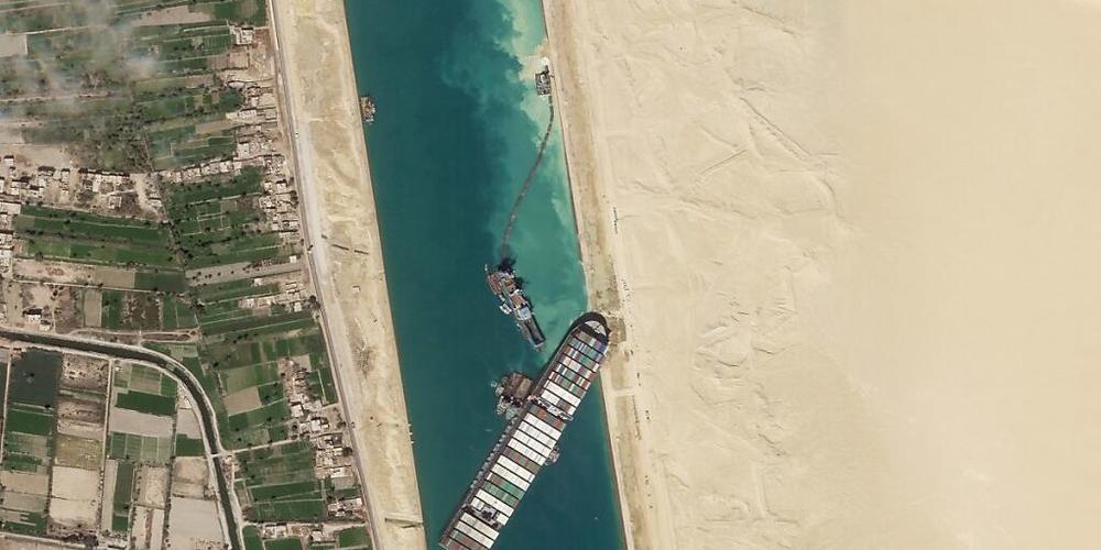 Das im Suezkanal auf Grund gelaufene Containerschiff "Ever Given" ist wieder frei. Das teilten die Kanalbetreiber am Montagnachmittag mit. Der Verkehr der Schifffahrt könne wieder aufgenommen werden.(Archivbild)