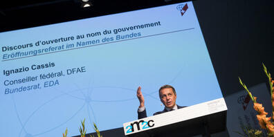 Bundesrat Ignazio Cassis 2018 am Auslandschweizerkongress in Montreux. Seither hat die Zahl der Auslandschweizerinnen und -schweizer zwar weiter zugenommen, aber die Kurve flacht ab (Archivbild)