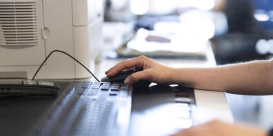 Personen mit Schutzstatus S soll im Kanton St. Gallen der Zugang zum Arbeitsmarkt erleichtert werden. (Symbolbild)