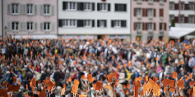 Dringliche Beschlüsse sollen künftig vor der Glarner Landsgemeinde in Kraft gesetzt werden können. (Archivbild)
