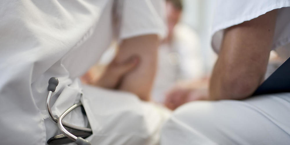 Die Abhängigkeit der Schweiz von Ärztinnen und Ärzten aus dem Ausland hat gemäss dem Ärzteverband im Jahr 2020 zum sechsten Mal in Folge zugenommen. (Archivbild)