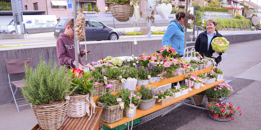 Treffpunkt Markt: Für die Höfner gibts ab Samstag wieder den Wochenmarkt in Wollerau. 