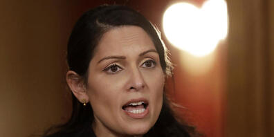 FILED - Innenministerin Priti Patel will mit ihren Reformen insbesondere den Überfahrten über den Ärmelkanal Einhalt gebieten. Photo: Matt Dunham/PA Wire/dpa