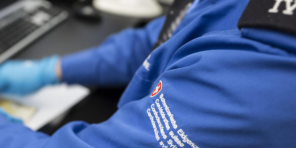 Die Zollverwaltung hat elf Tonnen Wasserpfeifen-Tabak beschlagnahmt, der nicht korrekt deklariert und versteuert war. (Symbolbild)