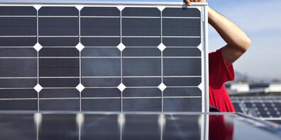 Der Anteil von Solarstrom am Schweizer Gesamtverbrauch dürfte 2025 auf rund 14 Prozent steigen. (Symbolbild)